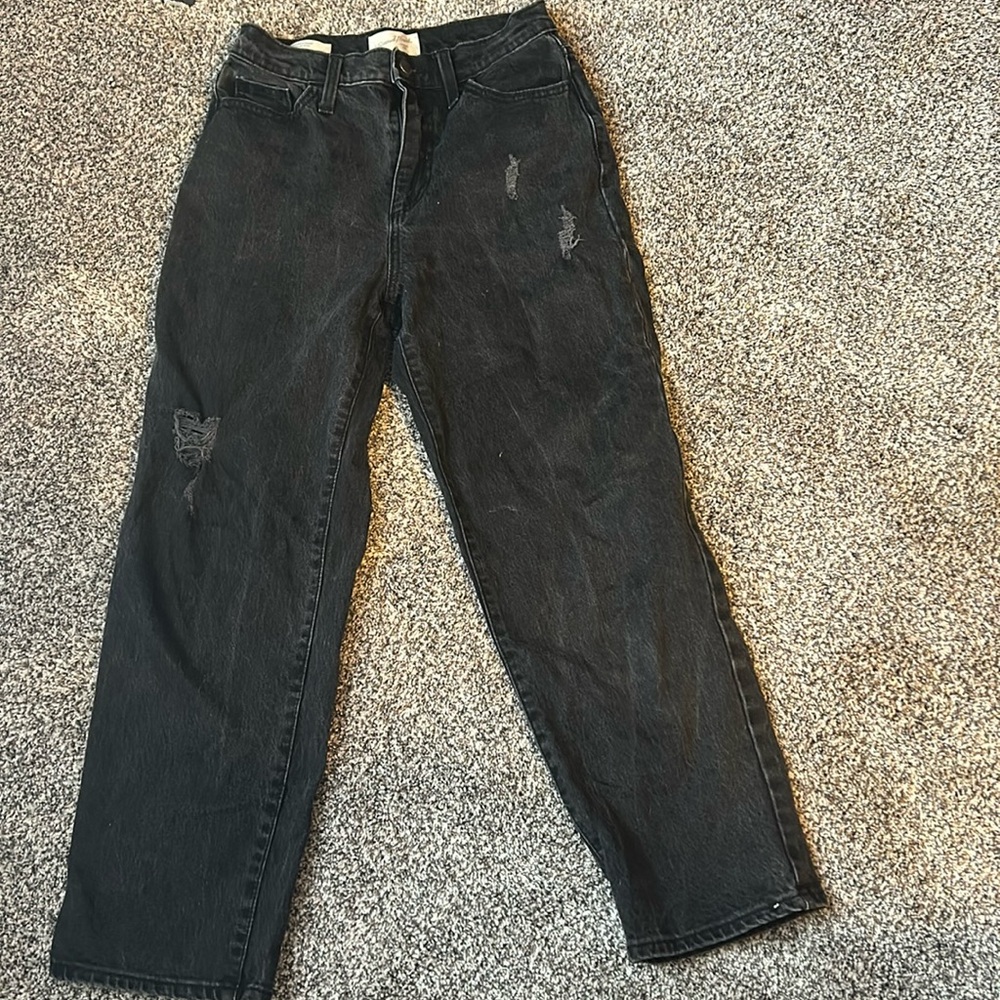 Universal Thread • Size 2/26 • Jeans
